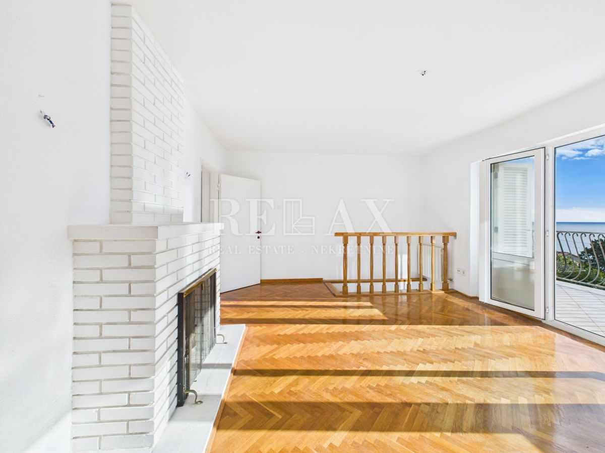 Novi Vinodolski - casa in seconda fila al mare