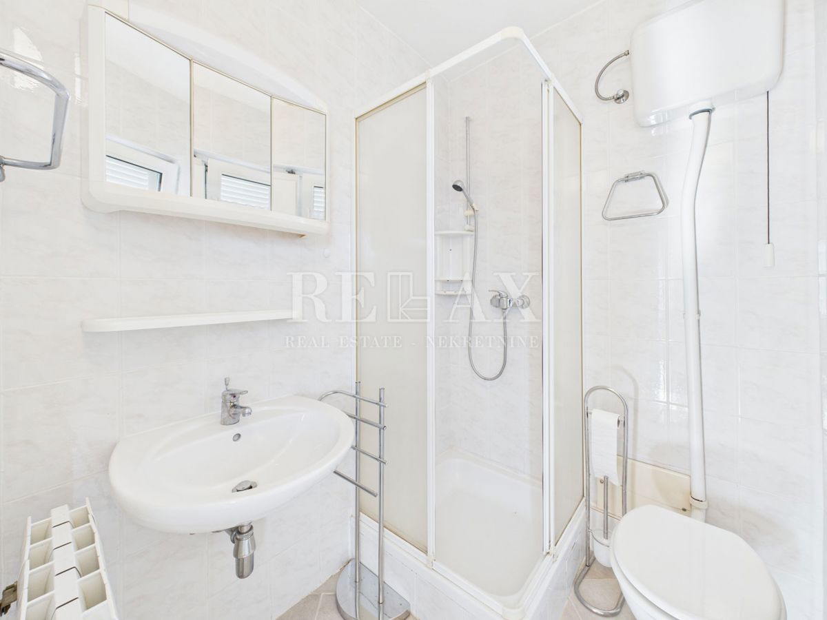 Novi Vinodolski - casa in seconda fila al mare