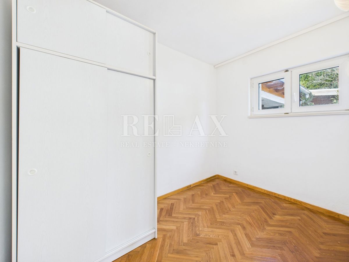 Novi Vinodolski - casa in seconda fila al mare