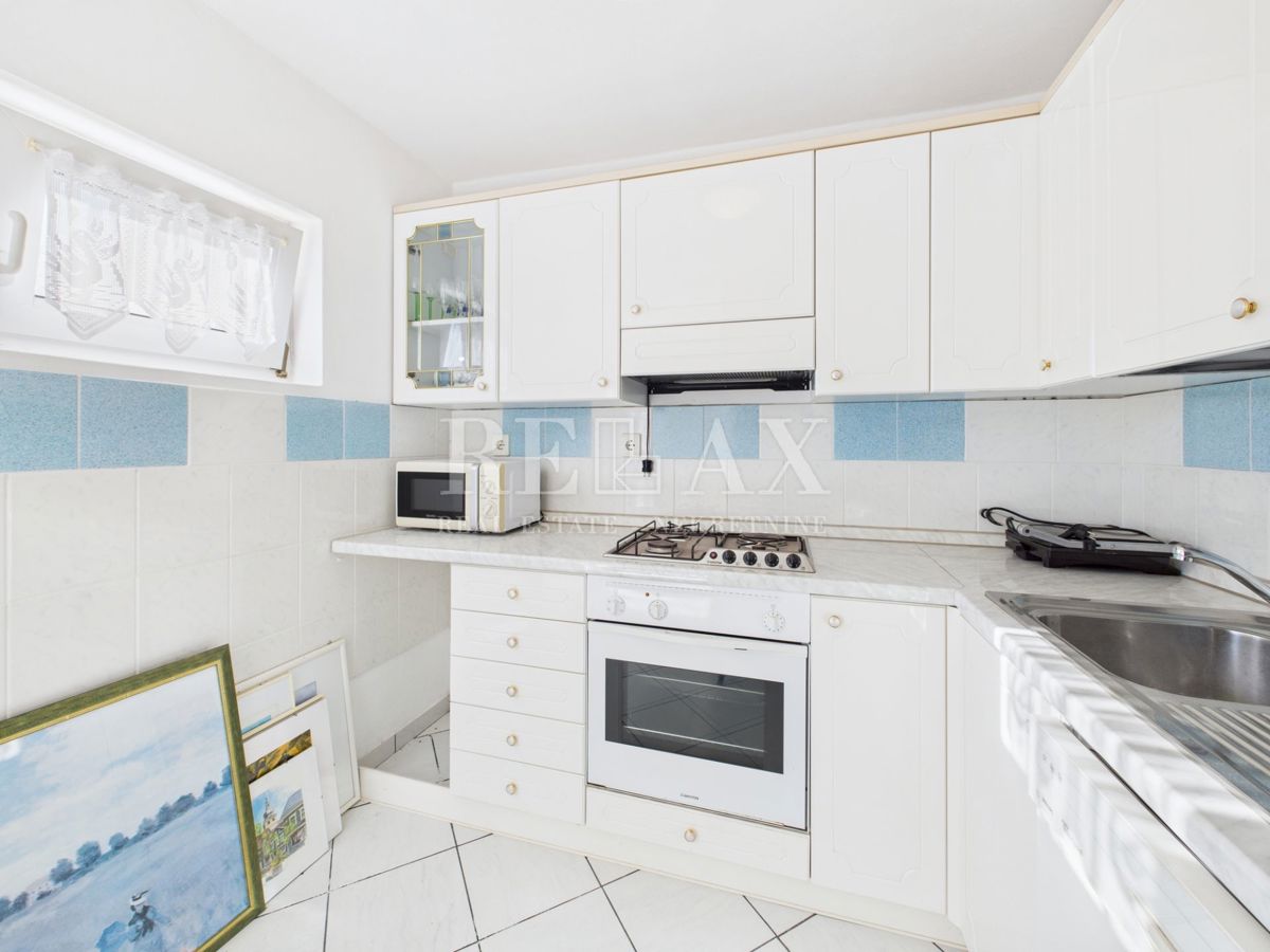 Novi Vinodolski - casa in seconda fila al mare