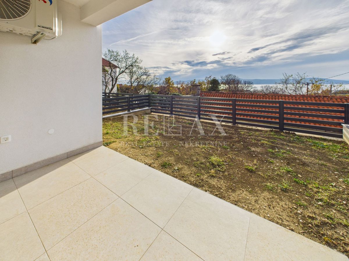 Povile - appartamento in edificio nuovo, parcheggio, giardino