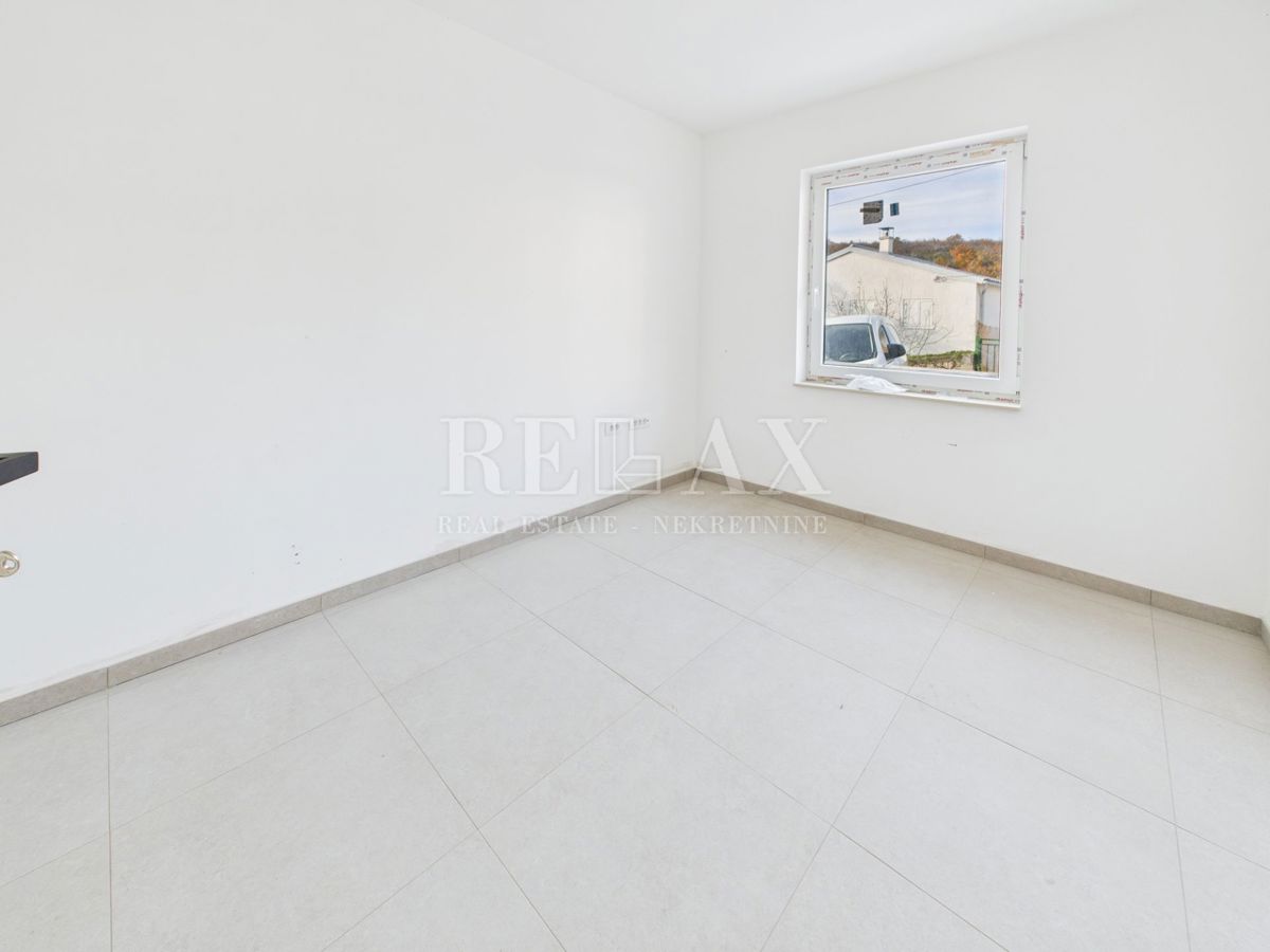 Povile - appartamento in edificio nuovo, parcheggio, giardino