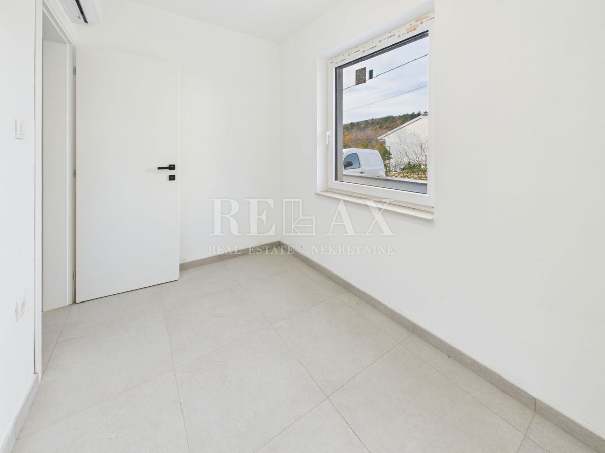 Povile - appartamento in edificio nuovo, parcheggio, giardino