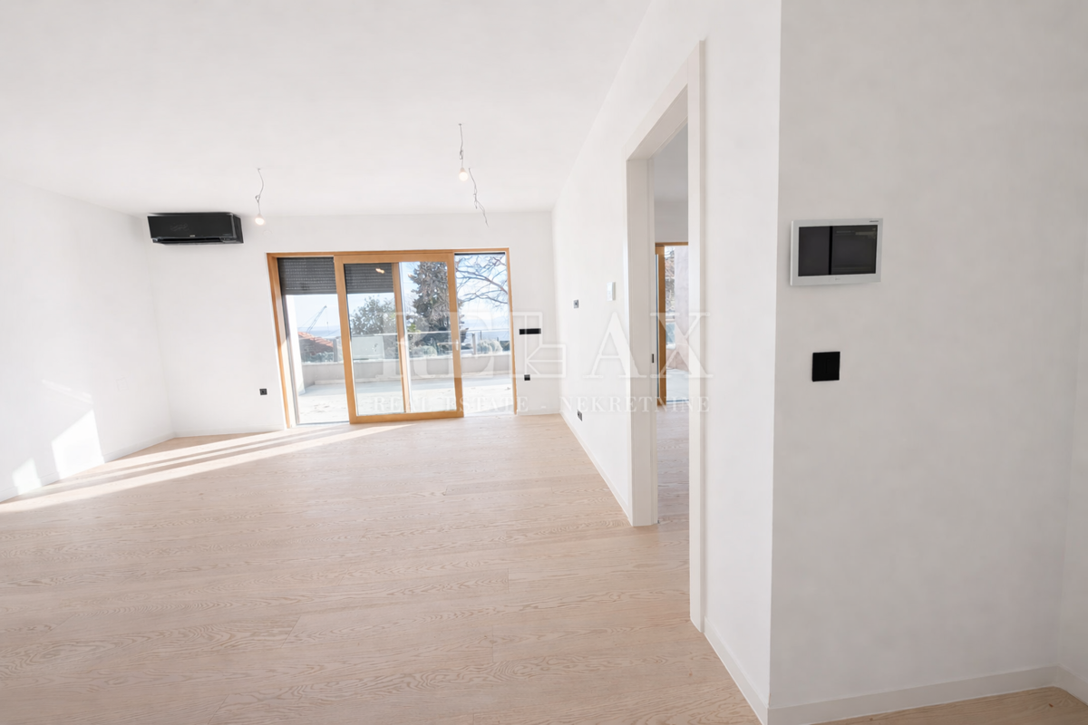 Rijeka, Kantrida - appartamento di lusso con giardino