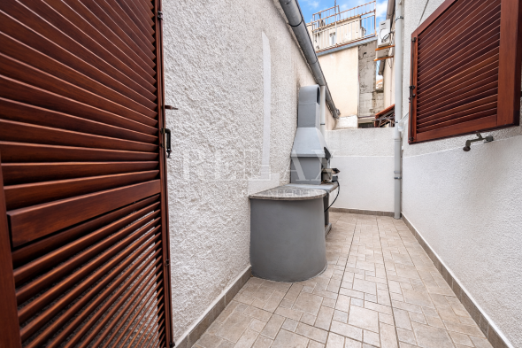 Jablanac - casa nel centro storico a 30 m dal mare