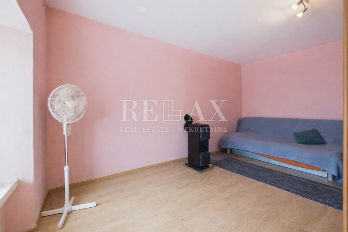 Bribir – Casa in pietra con ampio cortile e terreno