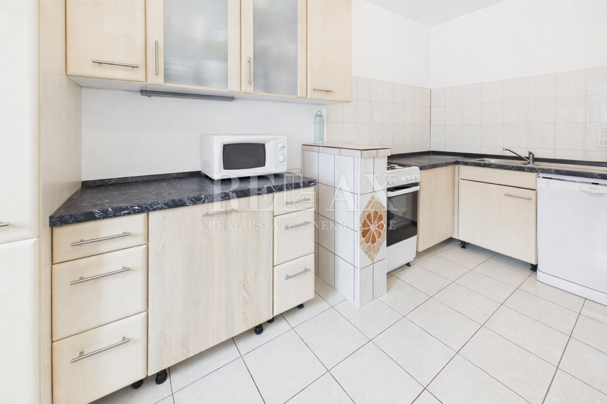 Bribir – Casa in pietra con ampio cortile e terreno