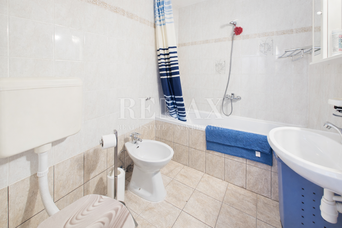 Bribir – Casa in pietra con ampio cortile e terreno