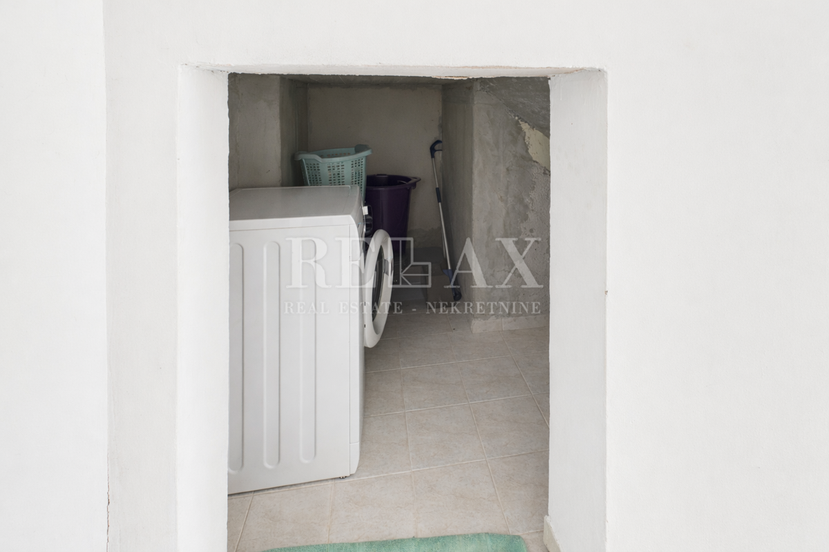 Bribir – Casa in pietra con ampio cortile e terreno