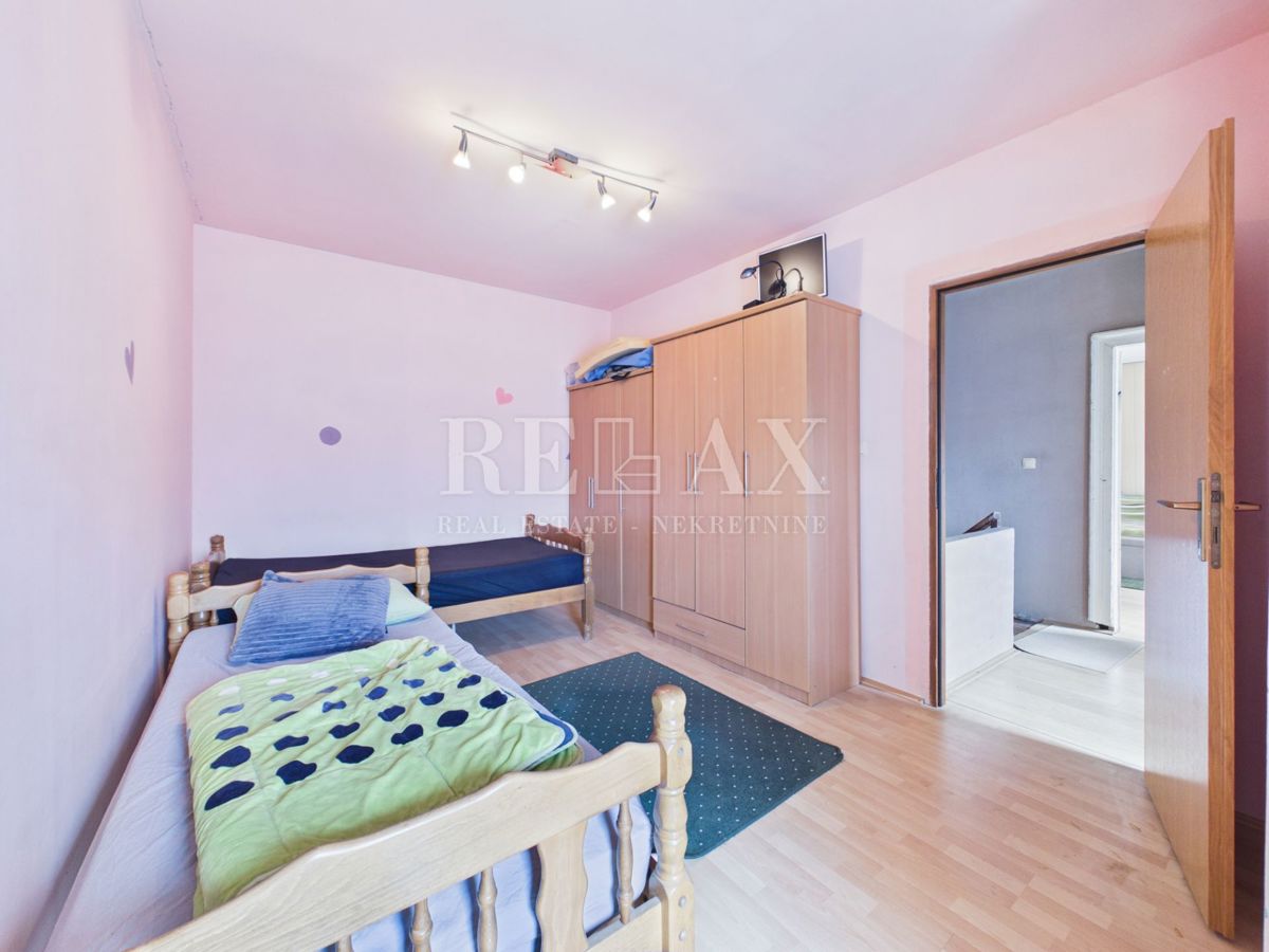 Bribir – Casa in pietra con ampio cortile e terreno