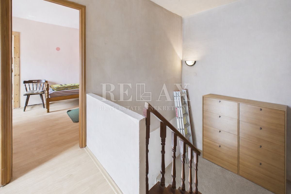 Bribir – Casa in pietra con ampio cortile e terreno