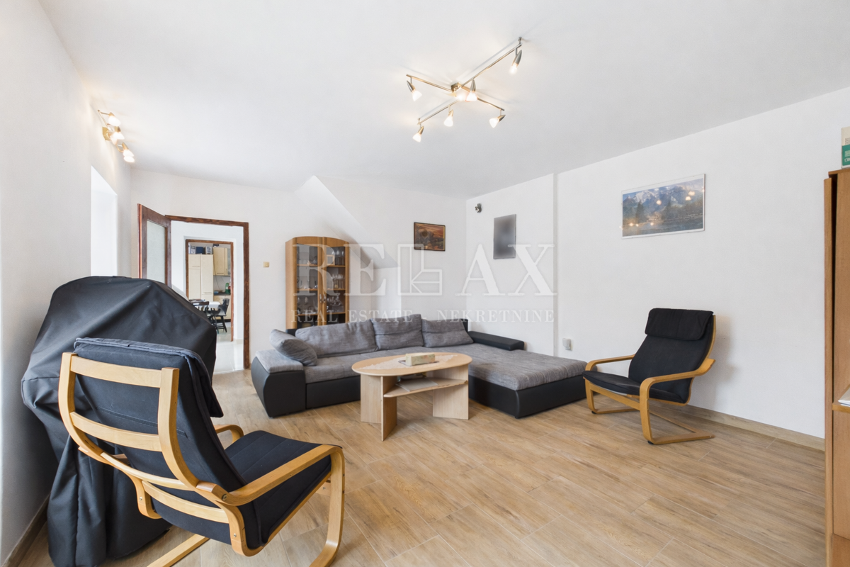 Bribir – Casa in pietra con ampio cortile e terreno