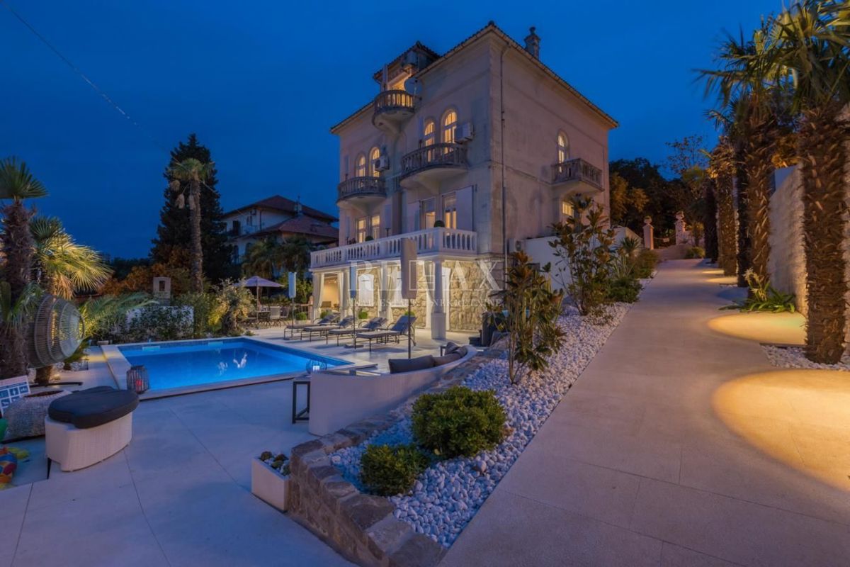 CRIKVENICA - Villa unica in una posizione attraente a 30 metri dal mare
