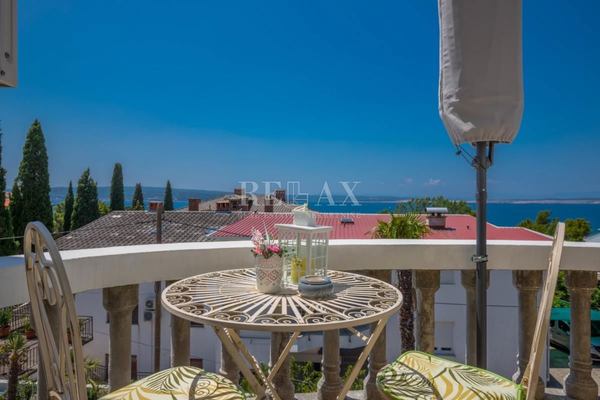 CRIKVENICA - Villa unica in una posizione attraente a 30 metri dal mare
