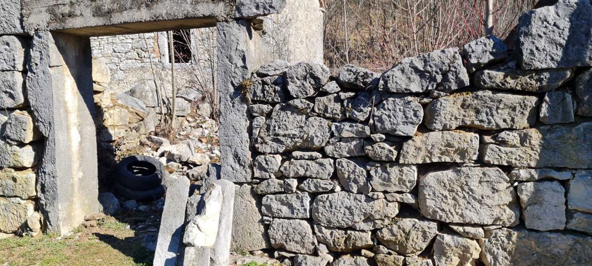 LANIŠĆE, PODGAĆE - Casa in pietra d'Istria