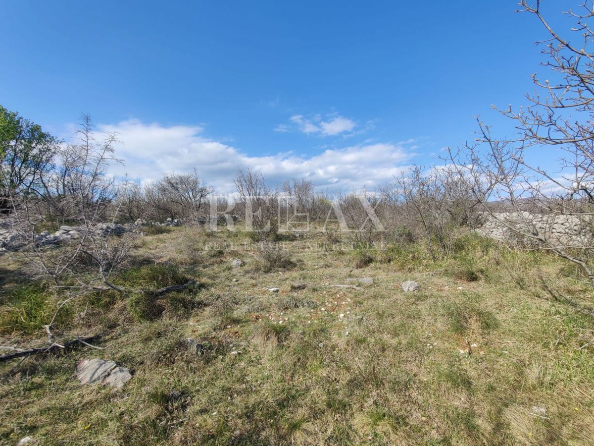 NOVI VINODOLSKI - Ampio terreno con splendida vista sul mare