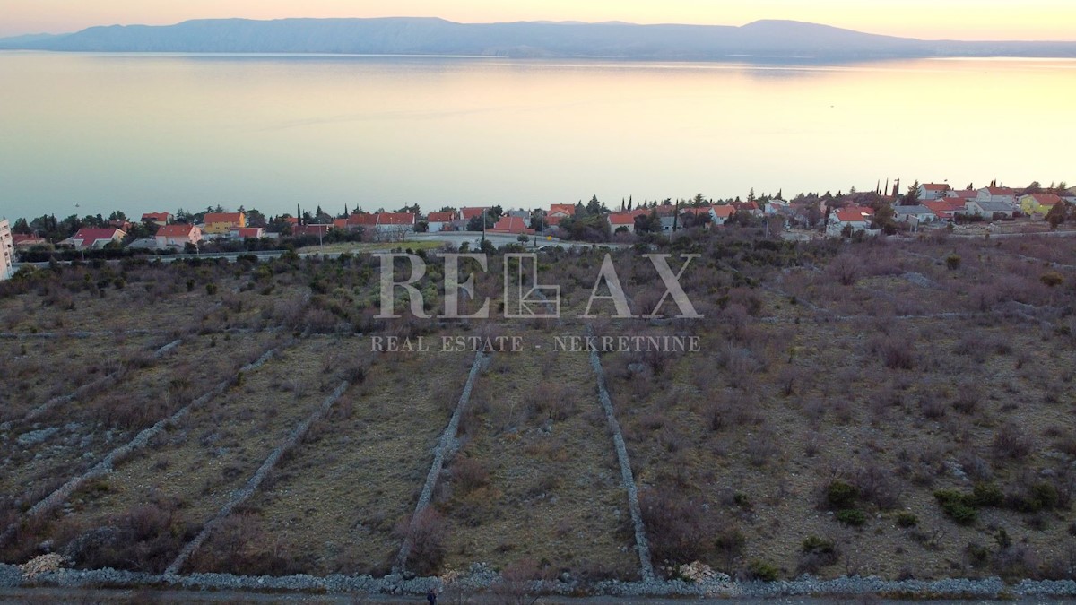 NOVI VINODOLSKI - Ampio terreno con splendida vista sul mare