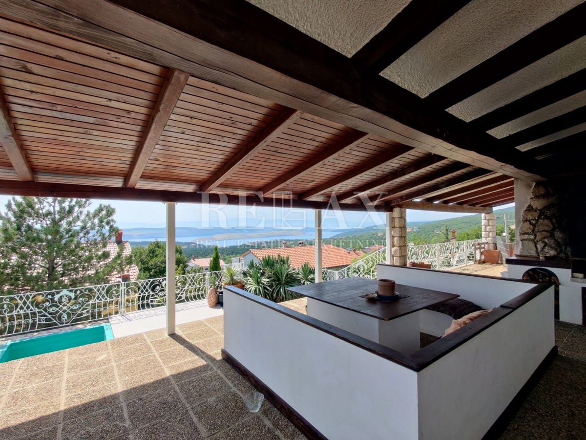 CRIKVENICA, JADRANOVO - Casa con ampio giardino di 2.010 m2