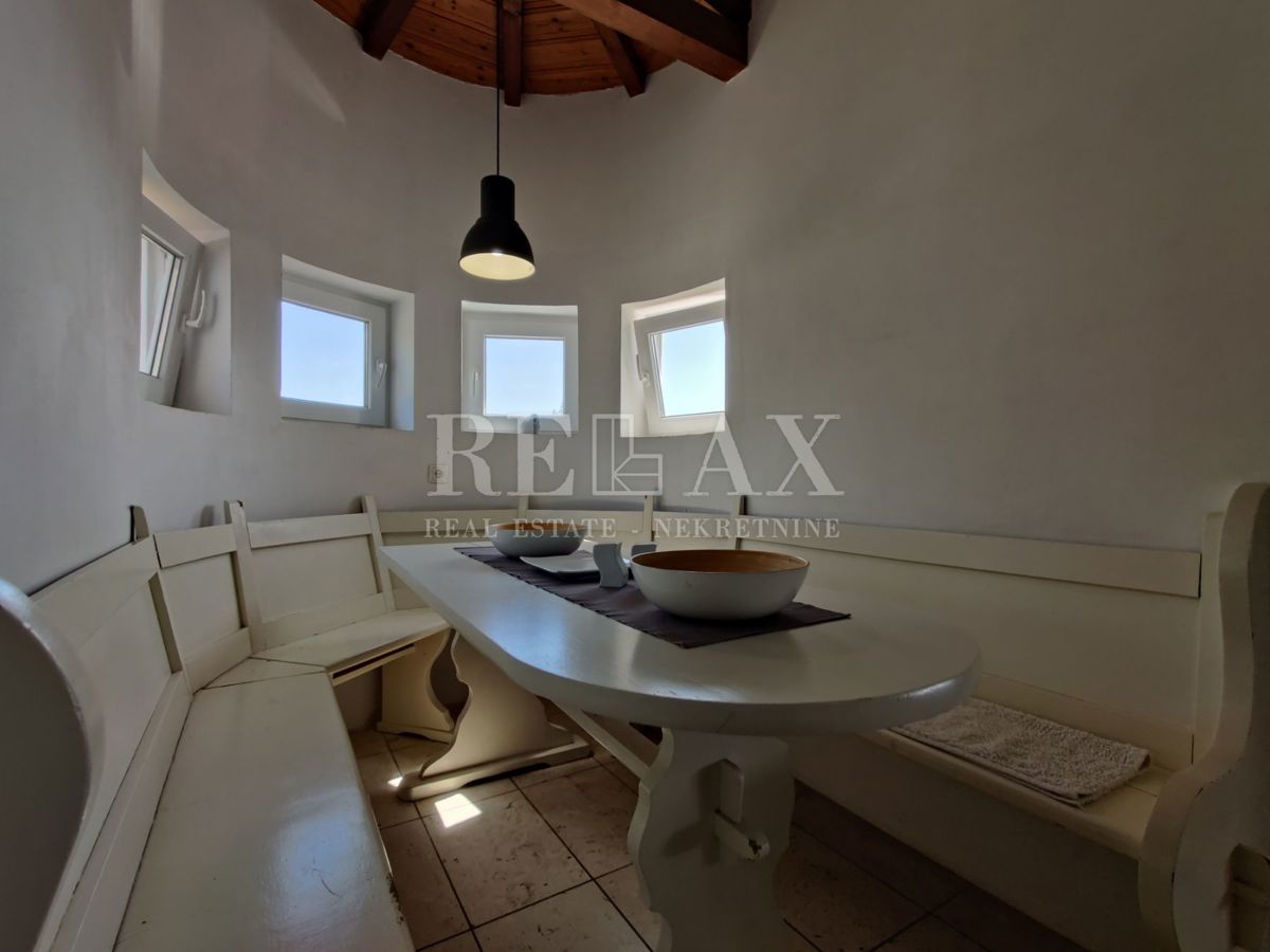 CRIKVENICA, JADRANOVO - Casa con ampio giardino di 2.010 m2
