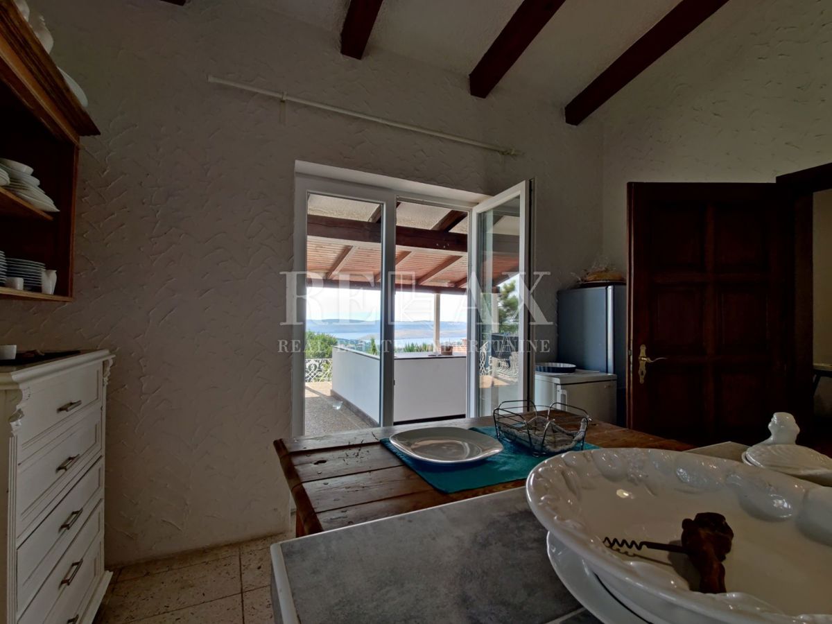 CRIKVENICA, JADRANOVO - Casa con ampio giardino di 2.010 m2