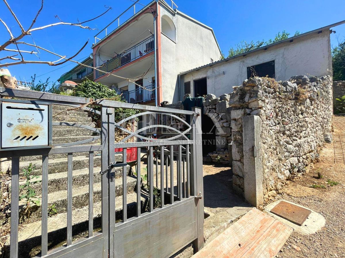 Crikvenica - casa in pietra in fila