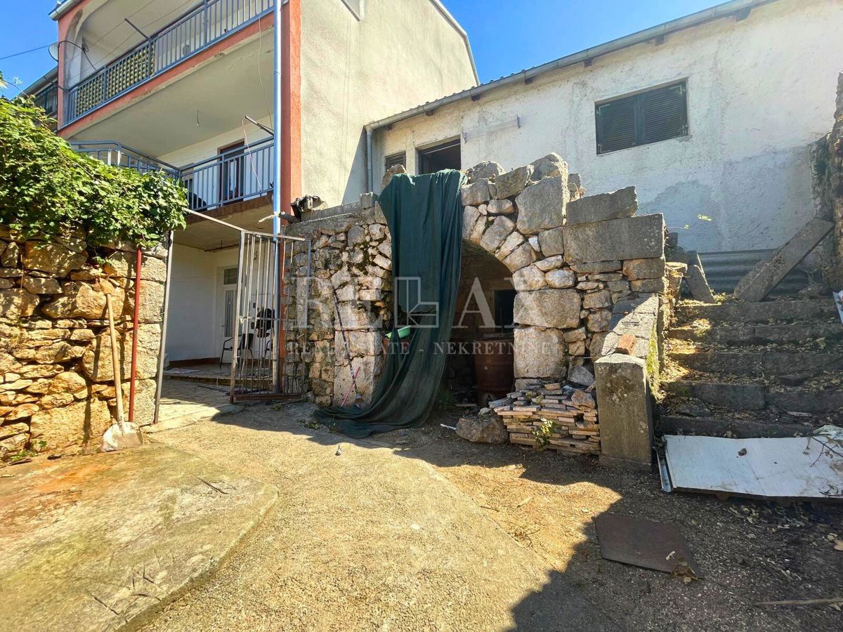 Crikvenica - casa in pietra in fila