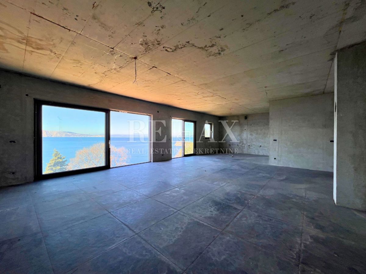 Sibinj Krmpotski - casa in prima fila al mare