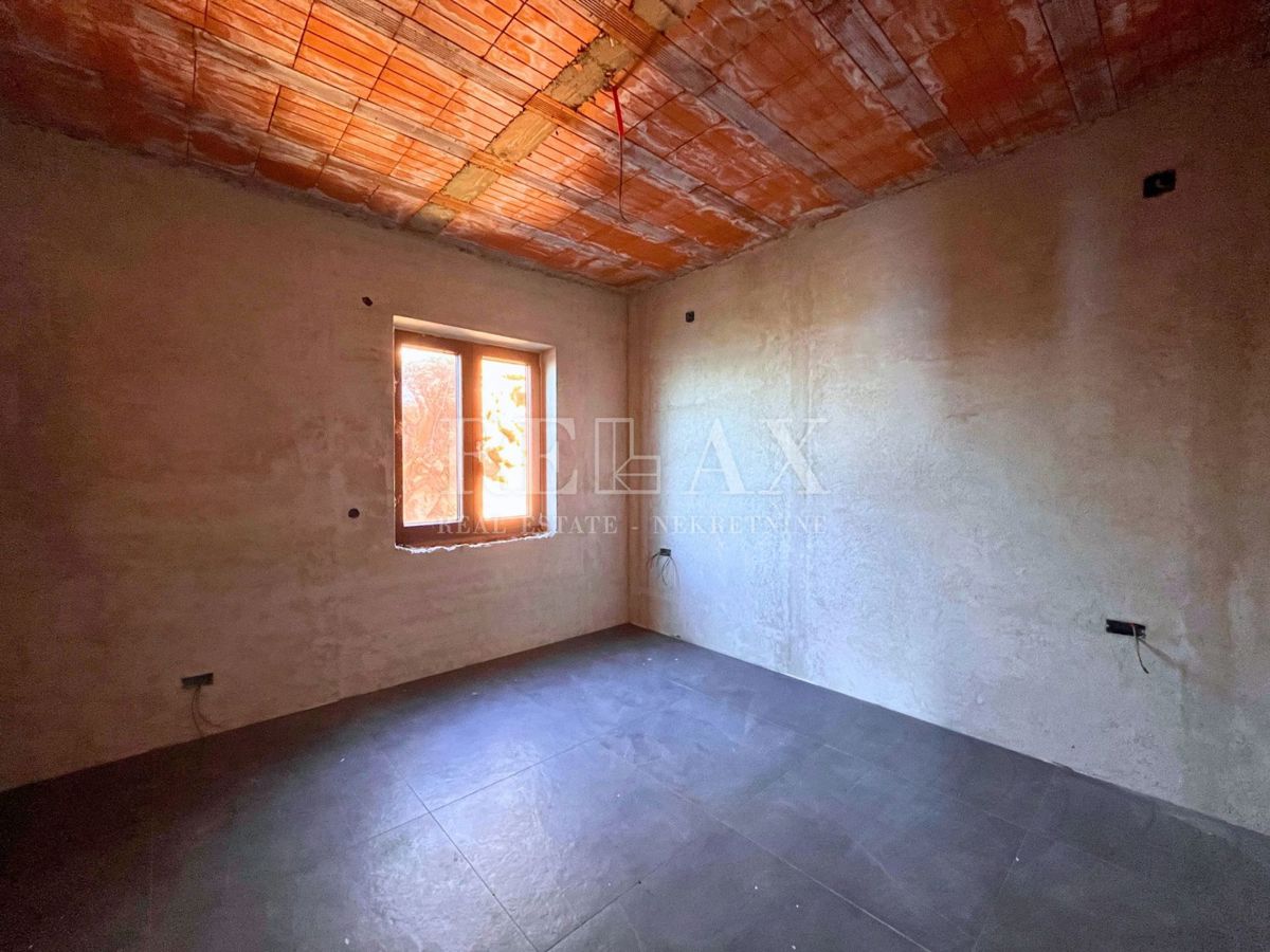 Sibinj Krmpotski - casa in prima fila al mare