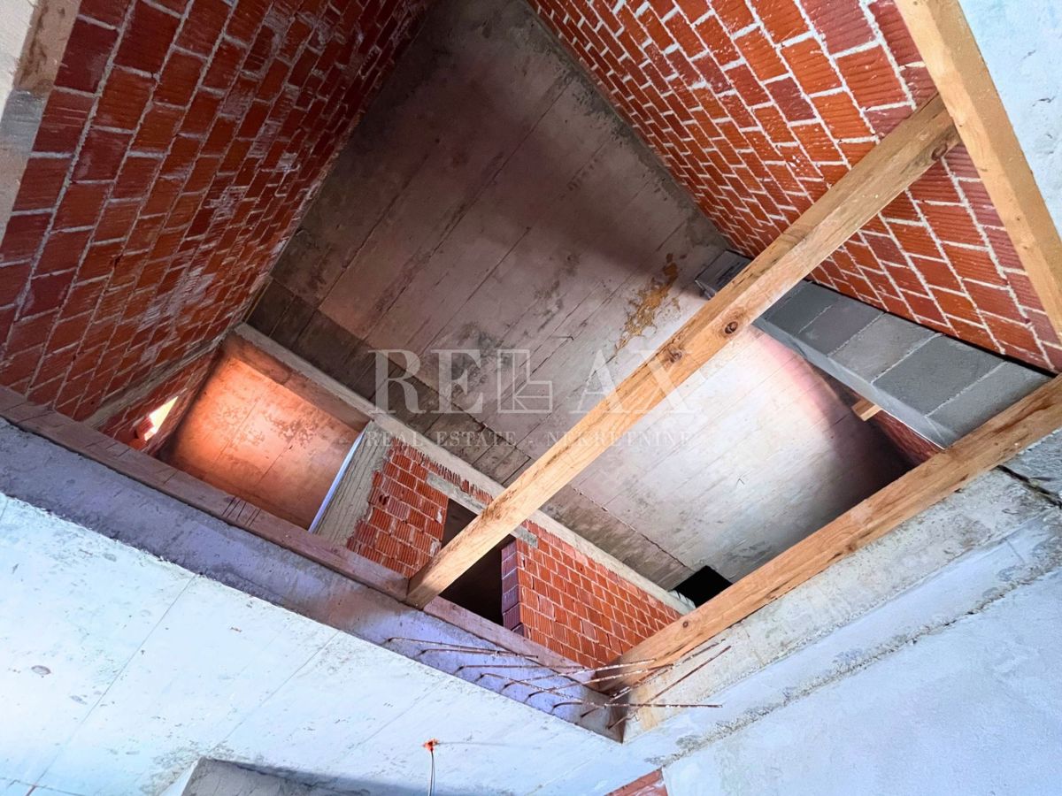 Sibinj Krmpotski - casa in prima fila al mare