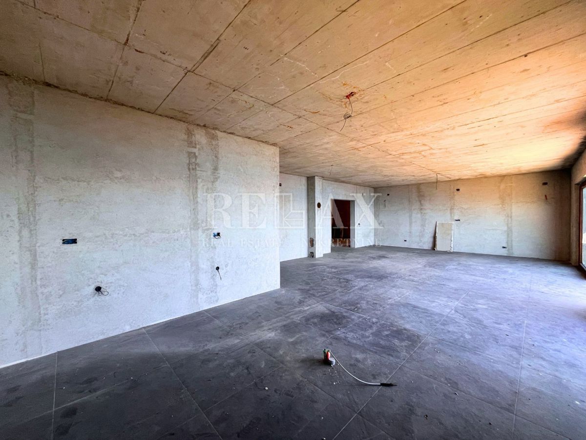 Sibinj Krmpotski - casa in prima fila al mare