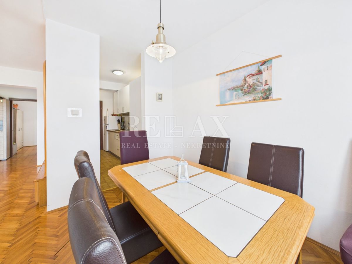 Crikvenica – Appartamento trilocale con garage e mansarda non rifinita