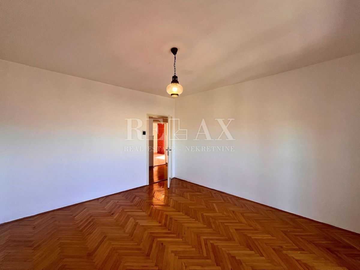 Senj - spazioso appartamento nel centro più ampio