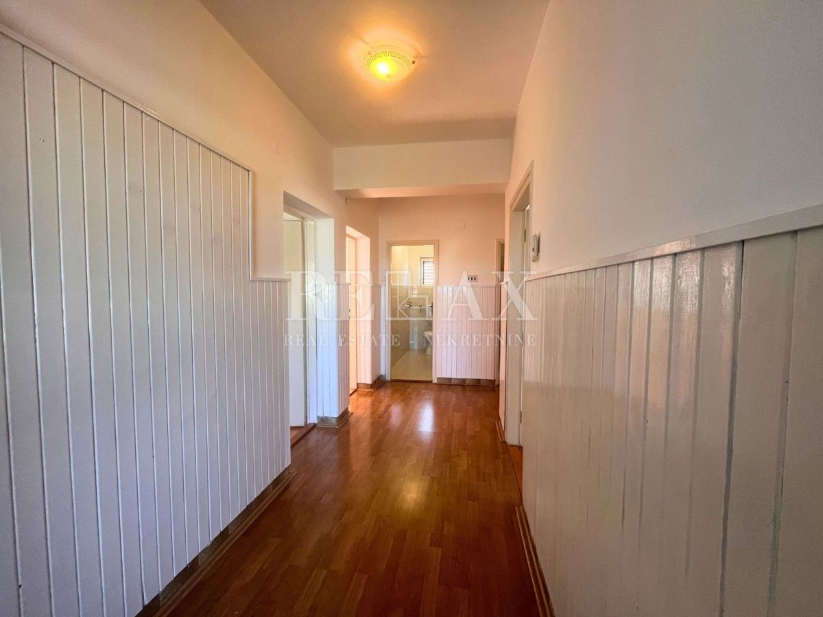 Senj - spazioso appartamento nel centro più ampio