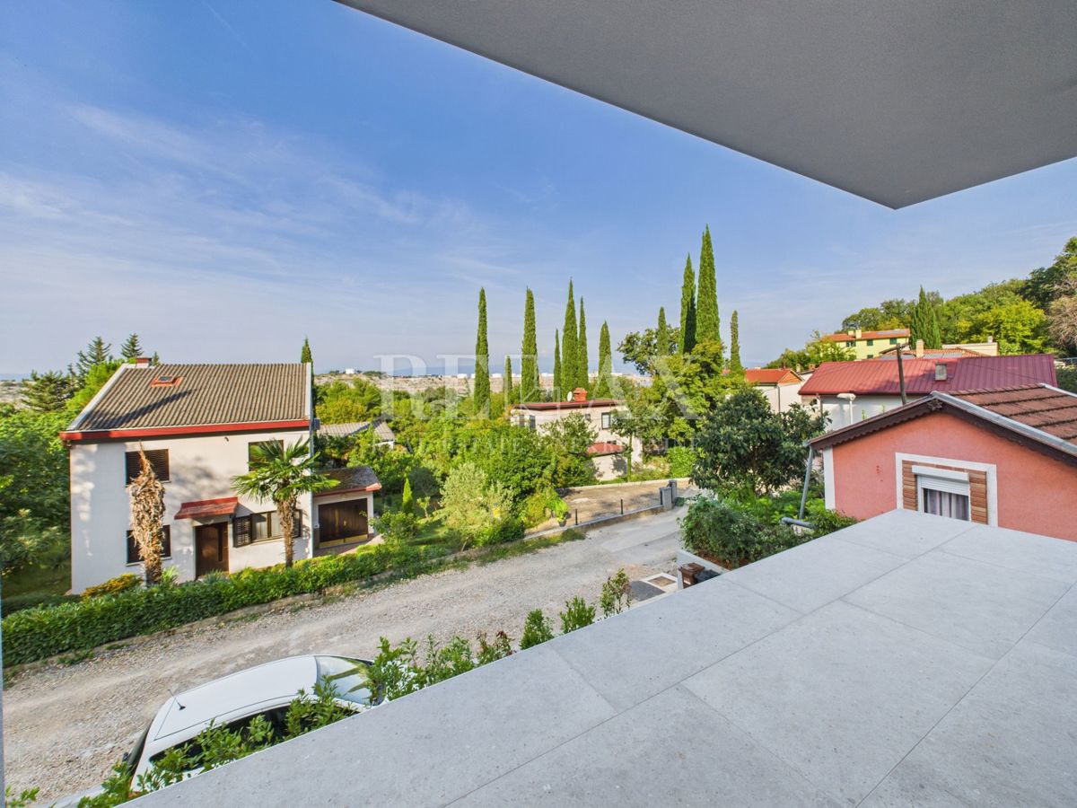 Omišalj - nuovo edificio, a 150 m dalla spiaggia