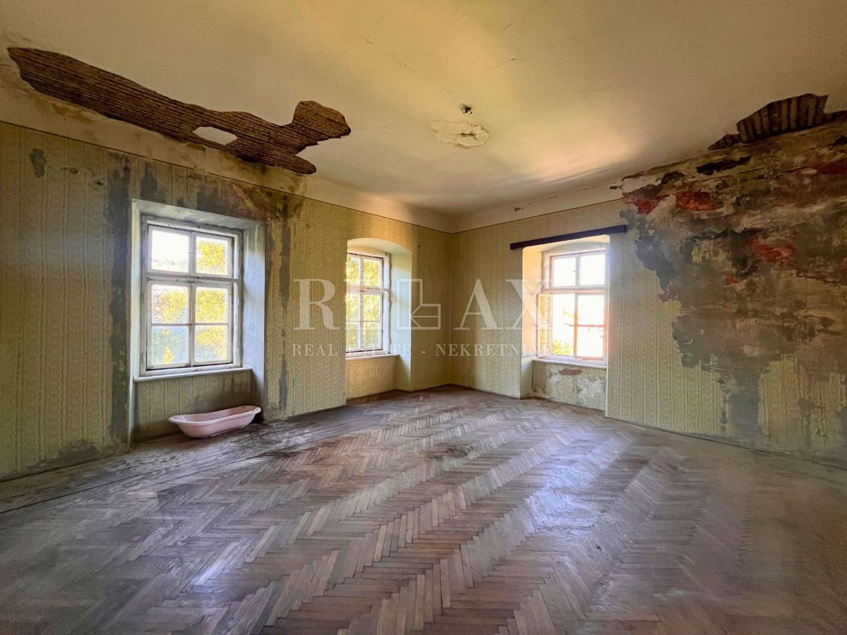 Senj - appartamento in centro da ristrutturare