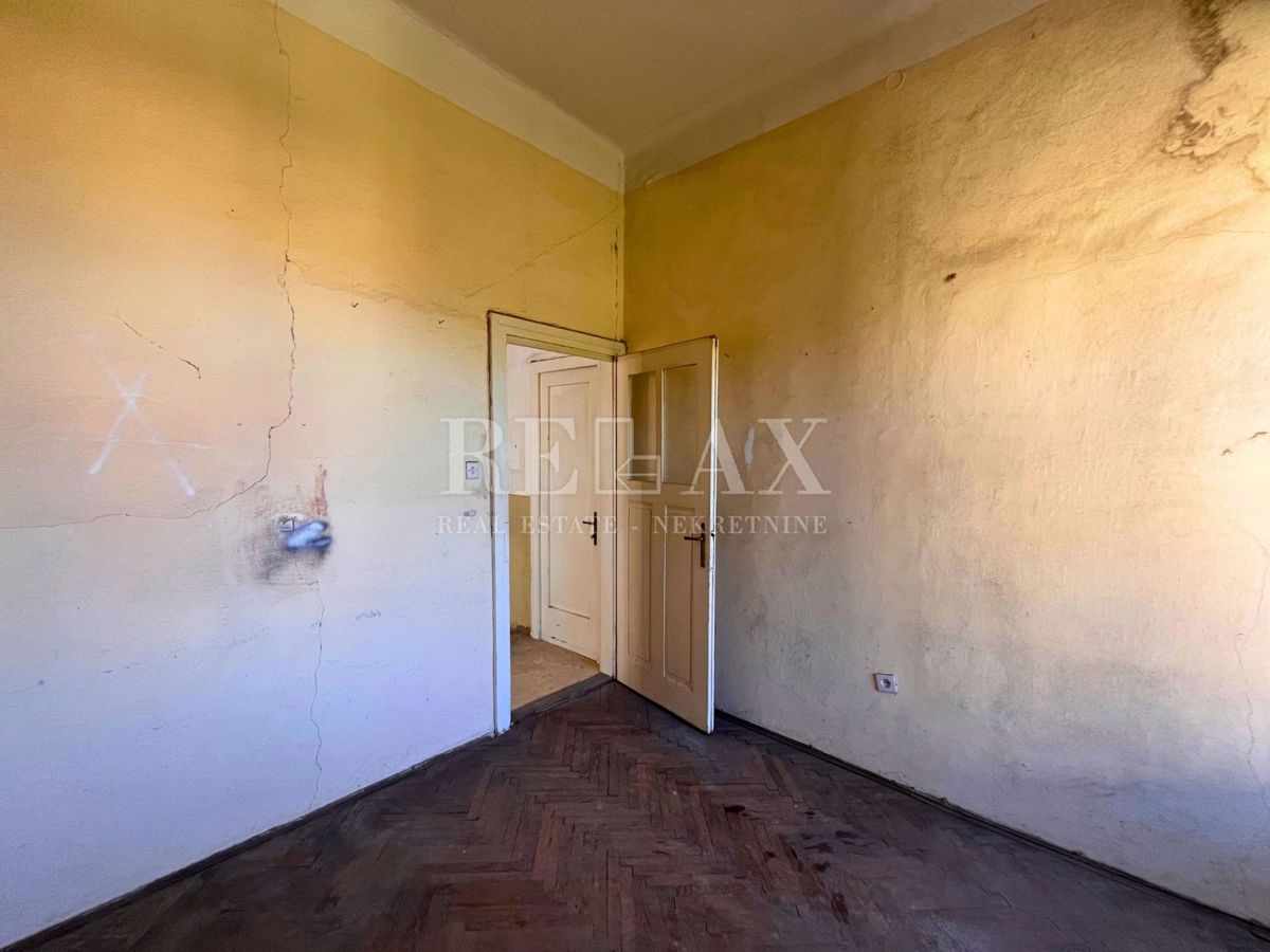 Senj - appartamento in centro da ristrutturare