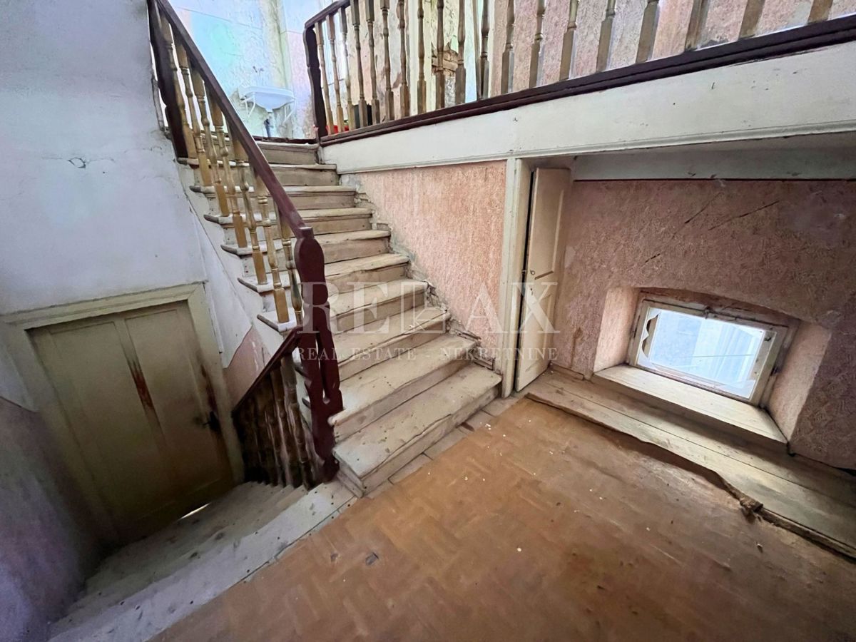 Senj - appartamento in centro da ristrutturare