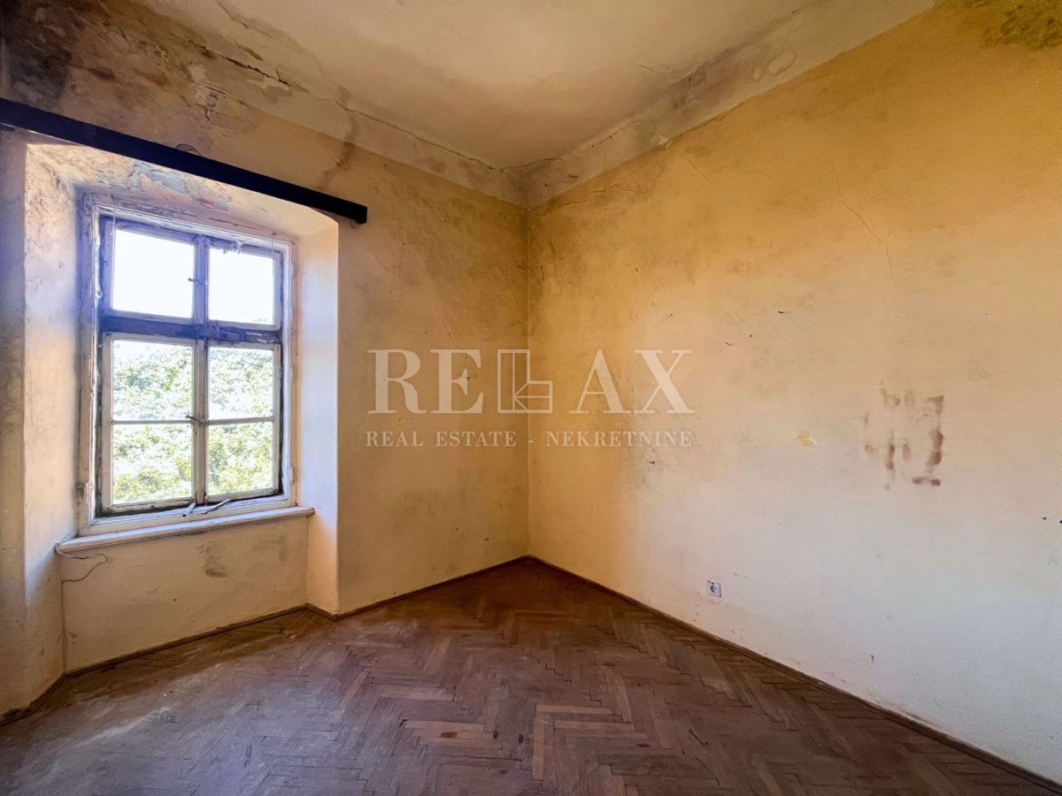 Senj - appartamento in centro da ristrutturare