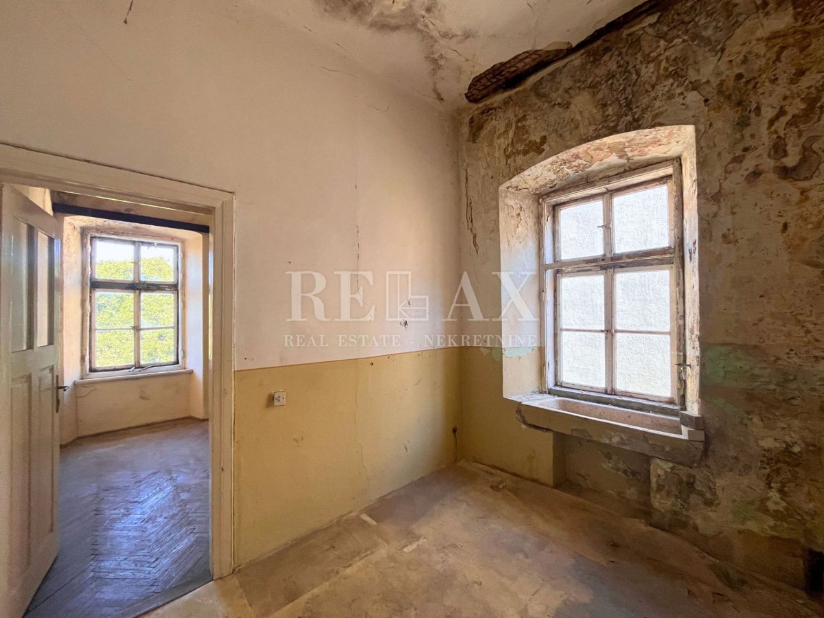 Senj - appartamento in centro da ristrutturare