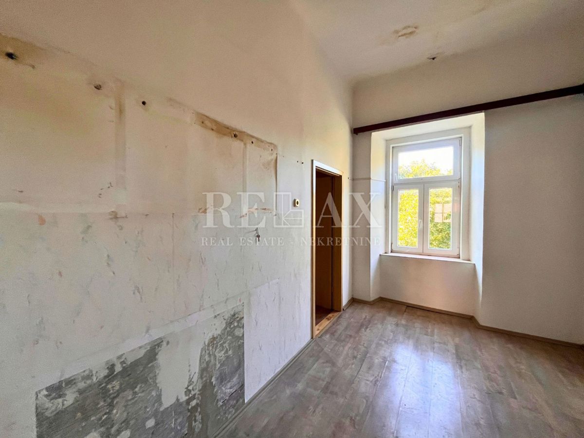 Senj - appartamento in centro da ristrutturare