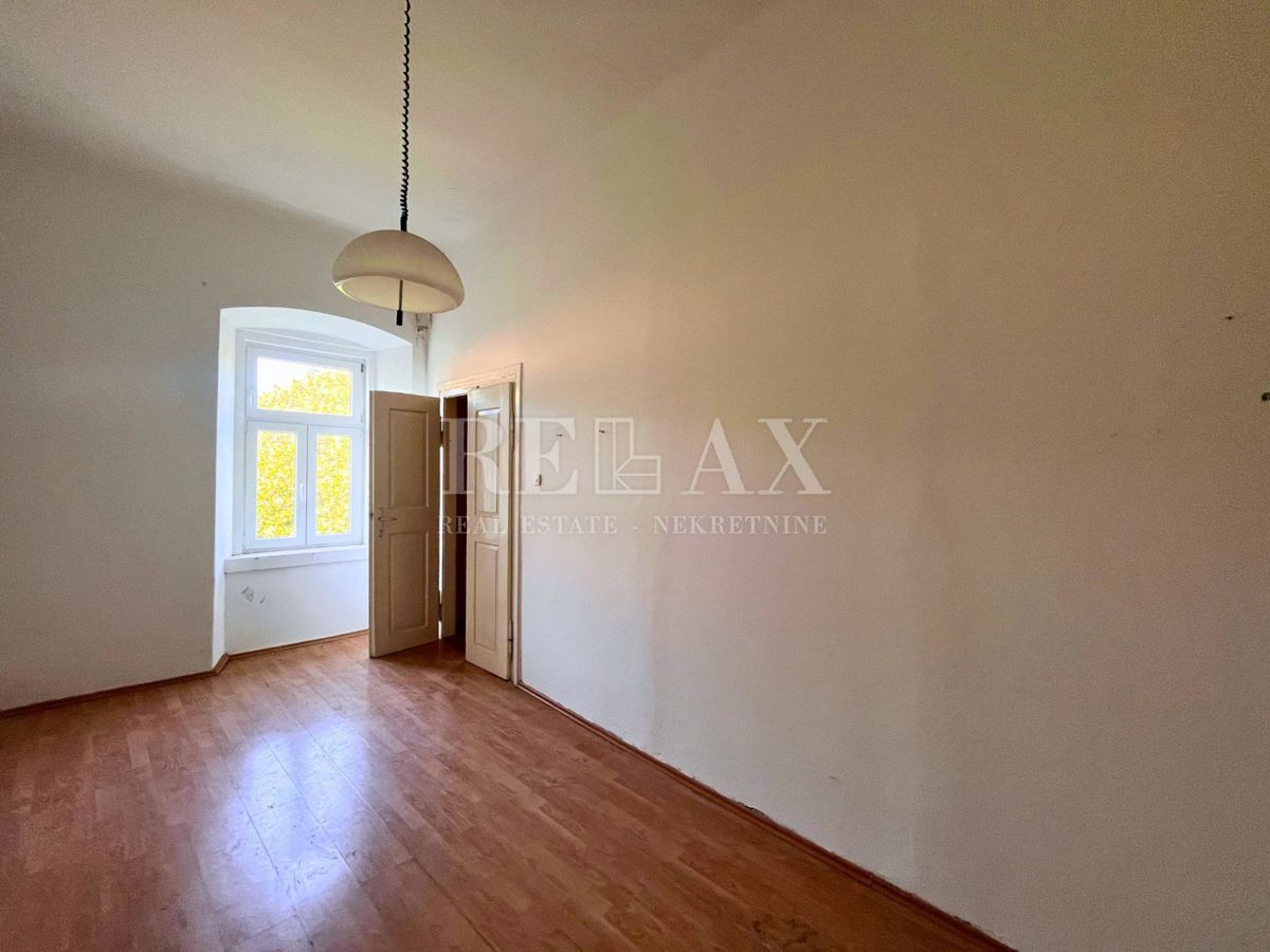 Senj - appartamento in centro da ristrutturare