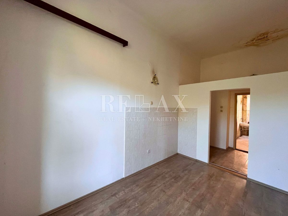 Senj - appartamento in centro da ristrutturare