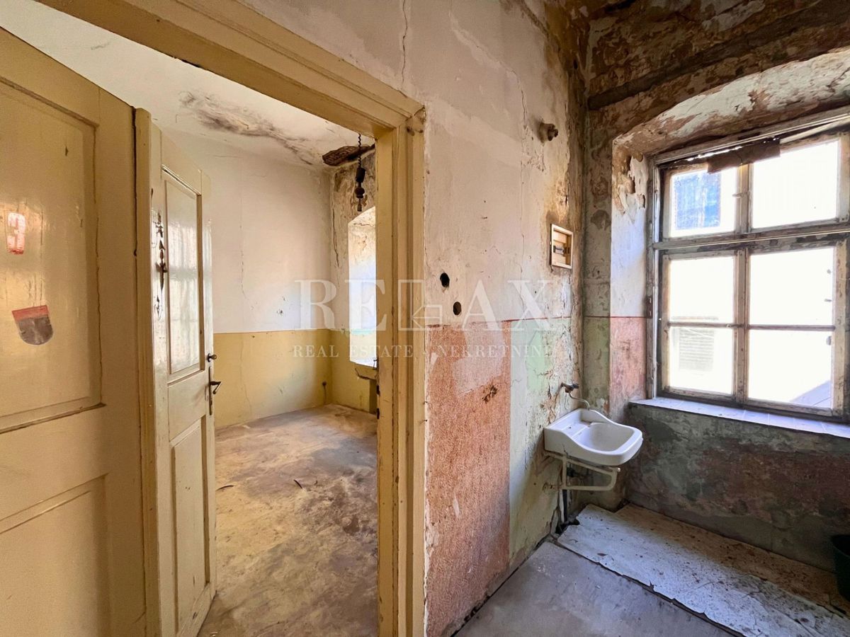 Senj - appartamento in centro da ristrutturare