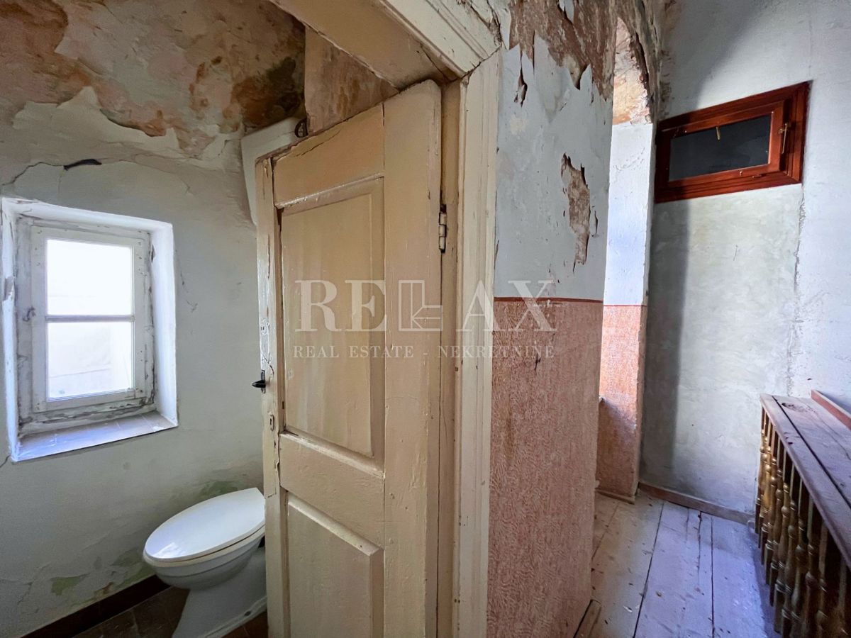 Senj - appartamento in centro da ristrutturare