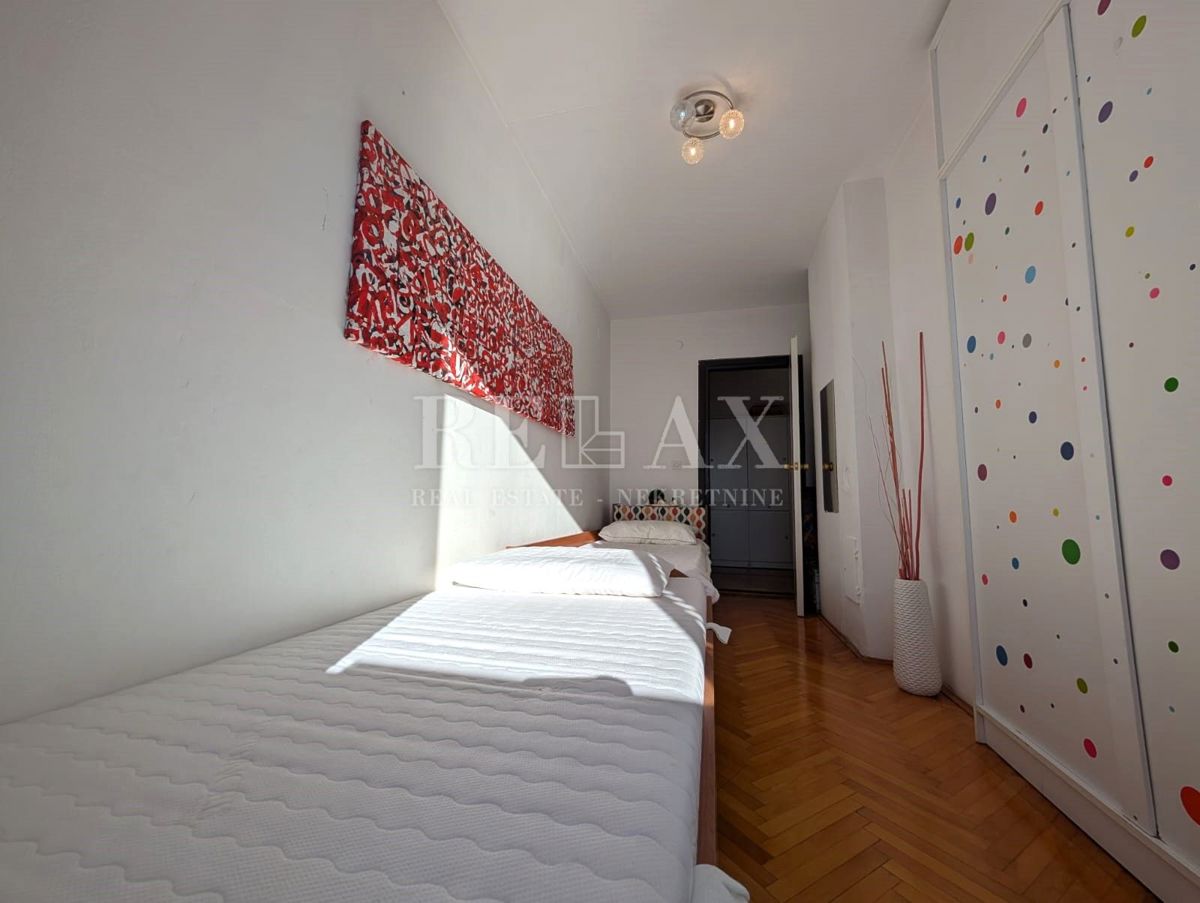 Senj – Appartamento con due camere da letto e vista mare