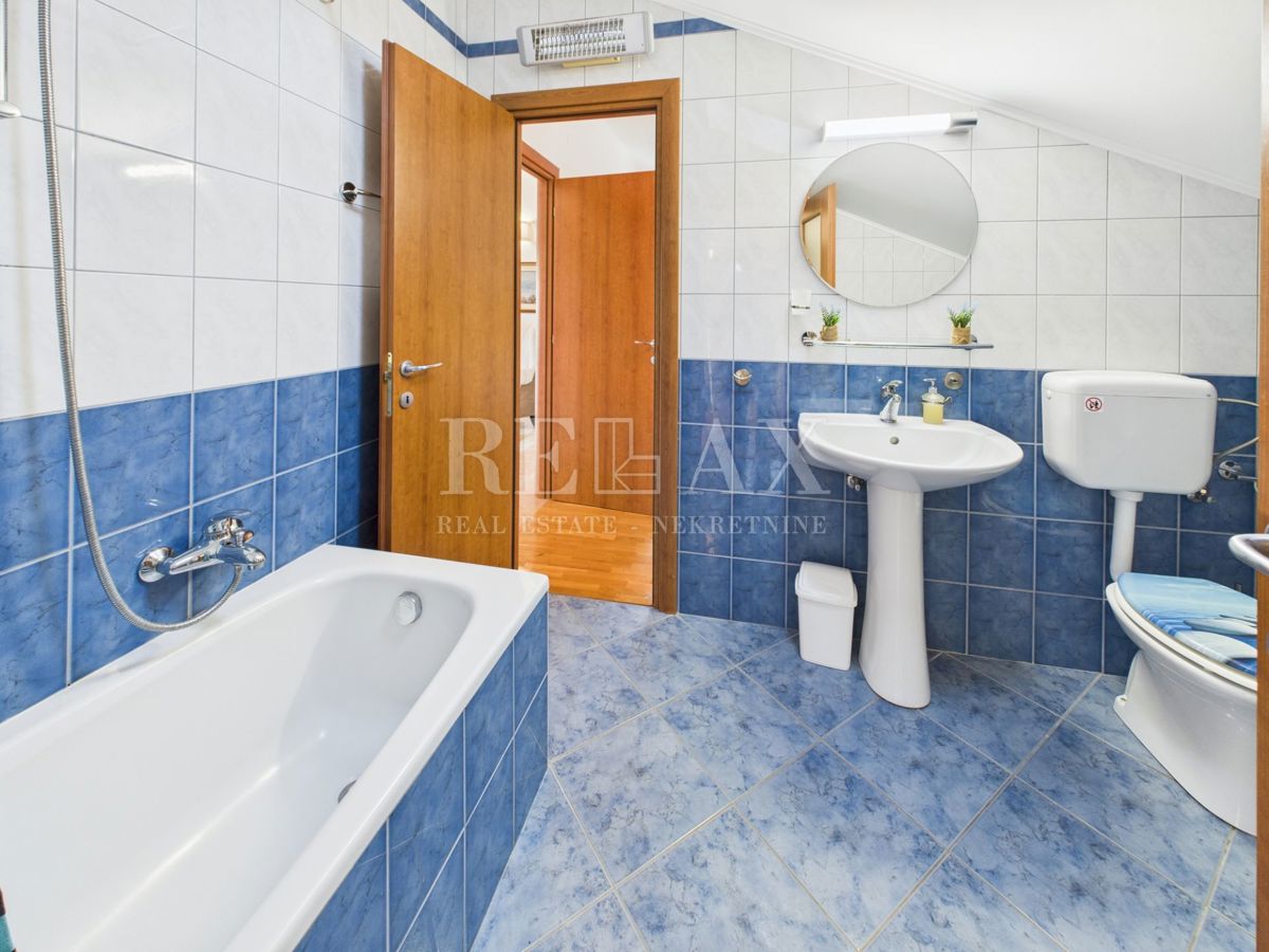 Jadranovo – appartamento con terrazza, a 70 m dal mare