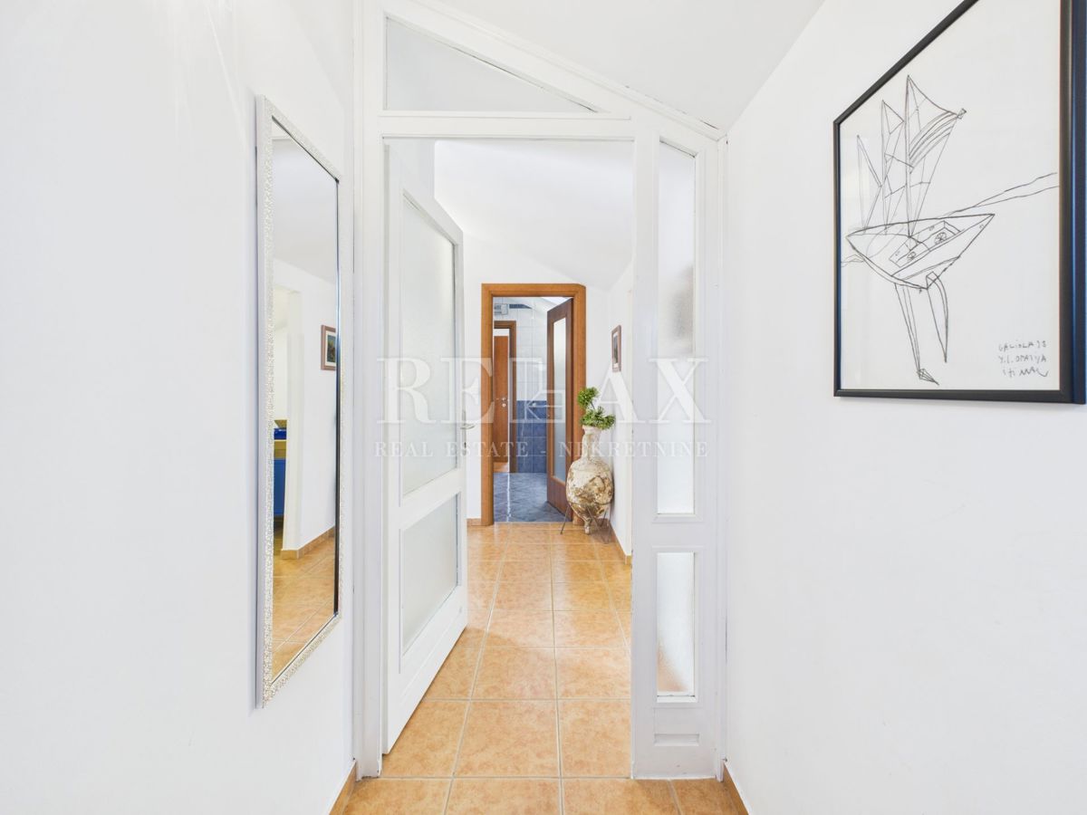 Jadranovo – appartamento con terrazza, a 70 m dal mare