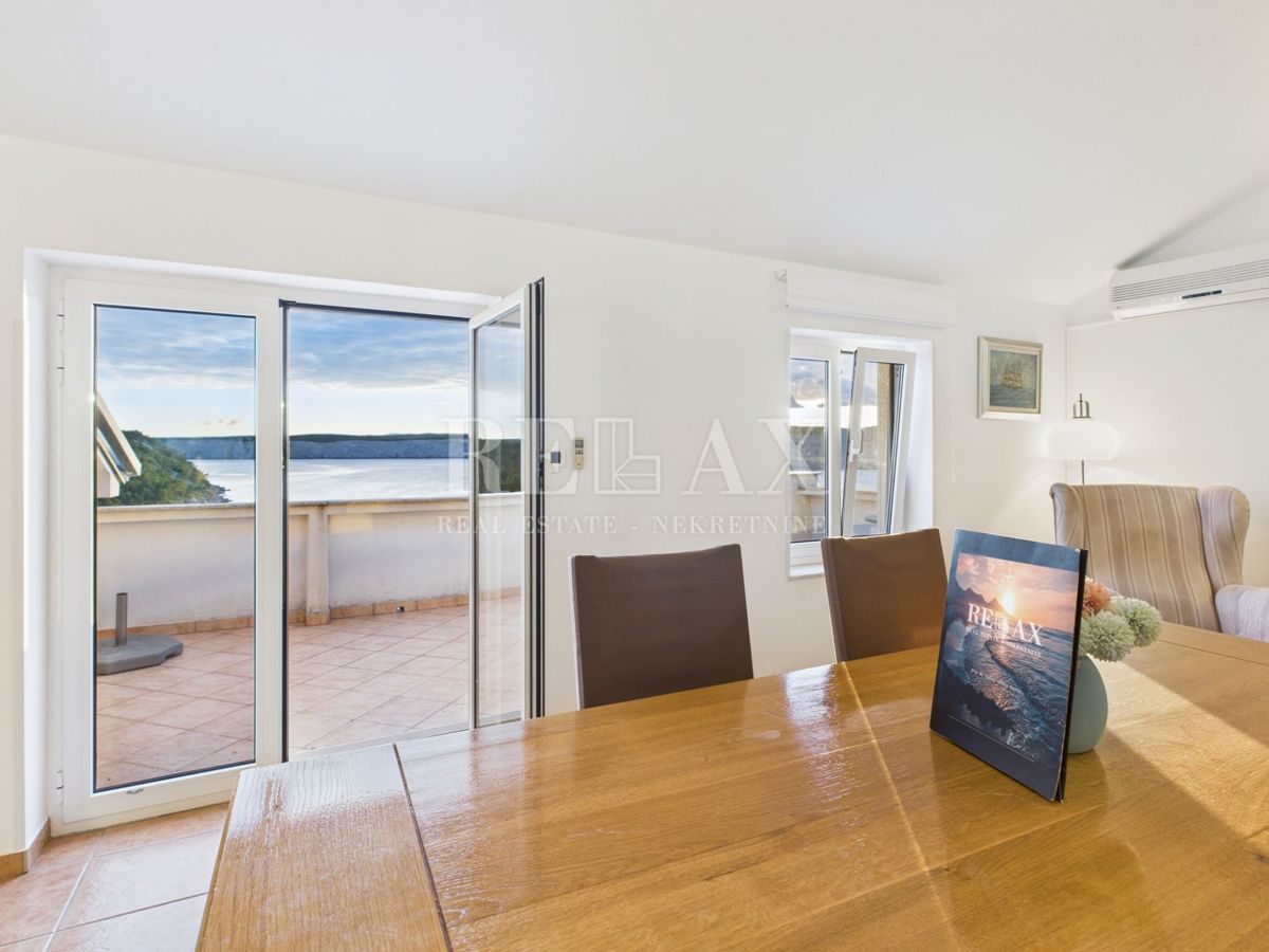 Jadranovo – appartamento con terrazza, a 70 m dal mare