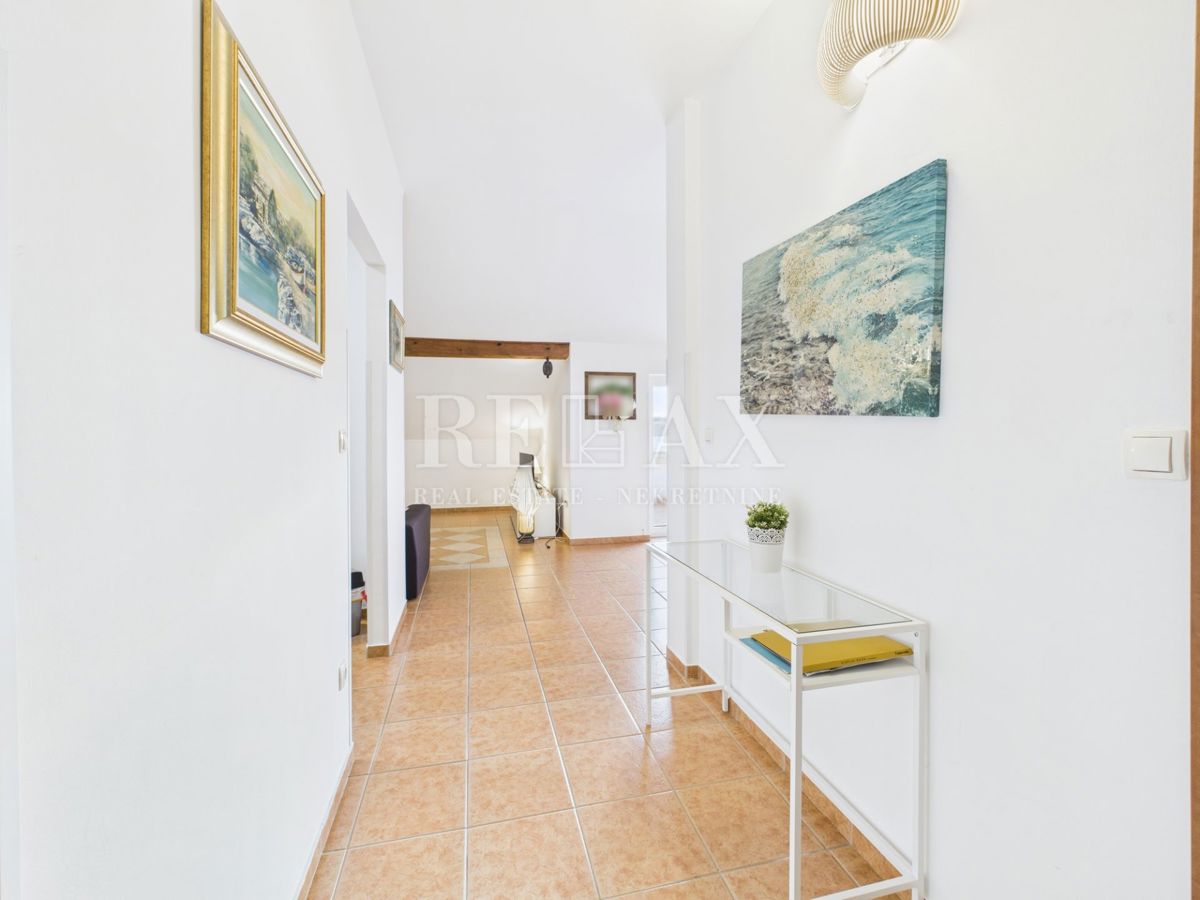 Jadranovo – appartamento con terrazza, a 70 m dal mare