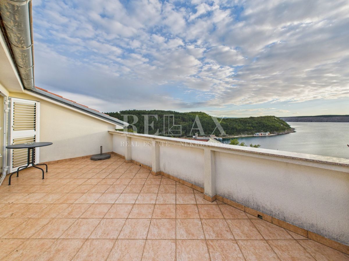 Jadranovo – appartamento con terrazza, a 70 m dal mare